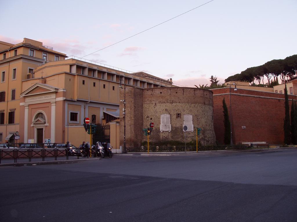 Salotto Vaticano Bed and breakfast 3*